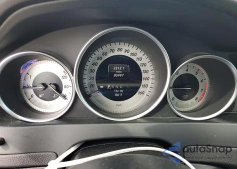 2013 Mercedes-Benz C 250 z USA, uszkodzony, nr VIN WDDGJ4HB5DG067835